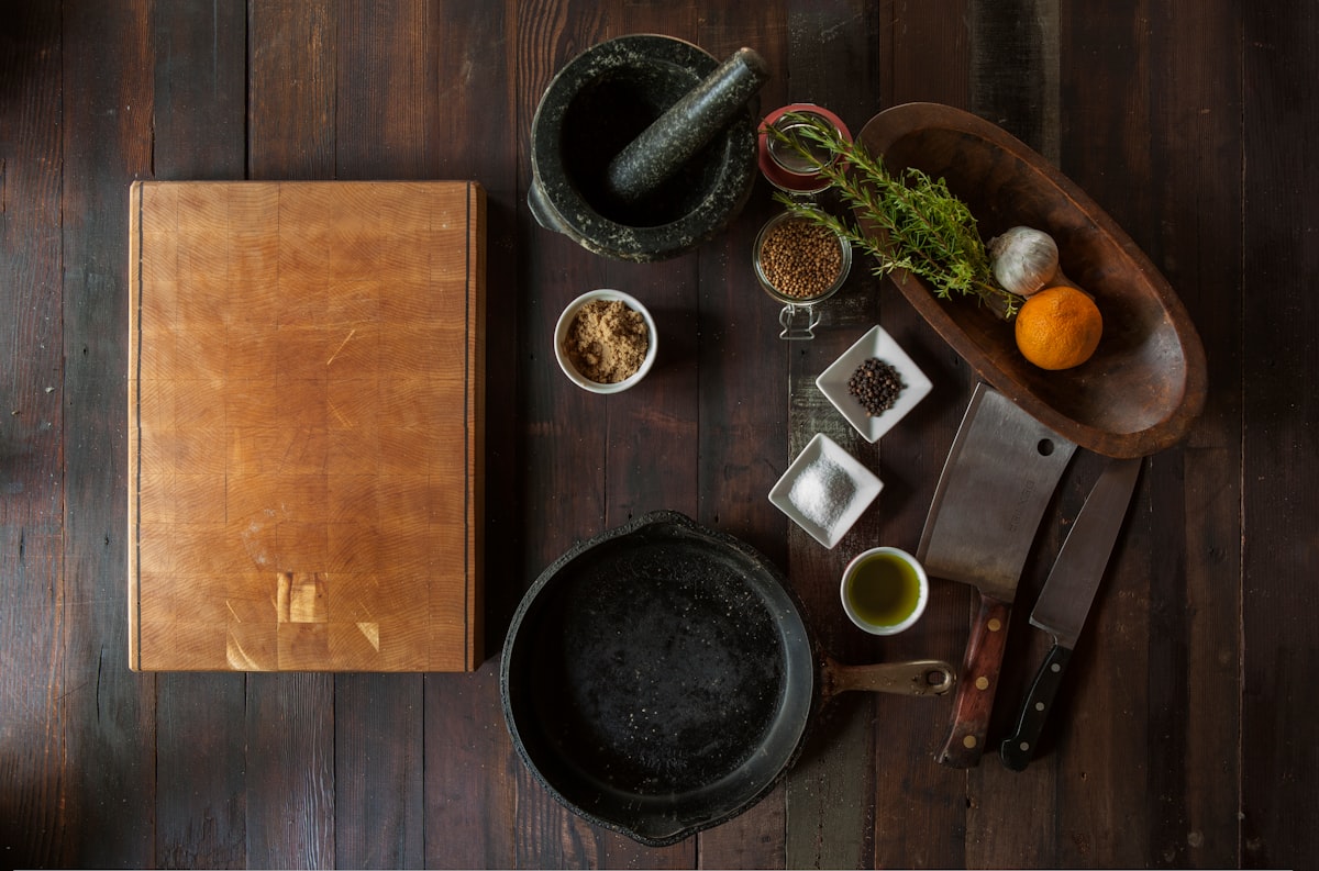 Meal storage and planning containers